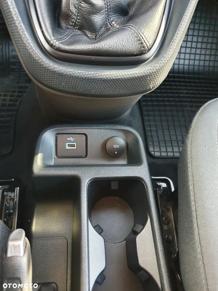 Ford Connect - 37