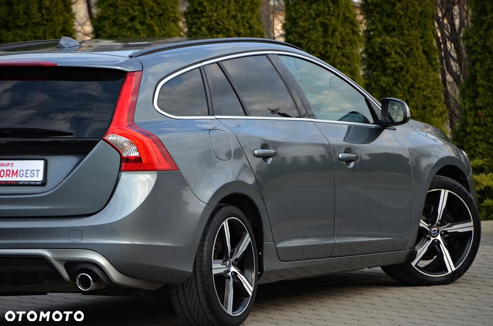 Volvo V60 D2 Drive-E R-Design Momentum - 17