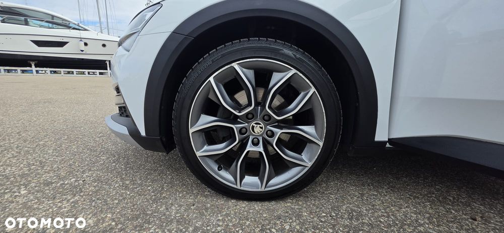 Skoda Superb 2.0 TDI SCR 4x4 Scout DSG - 19