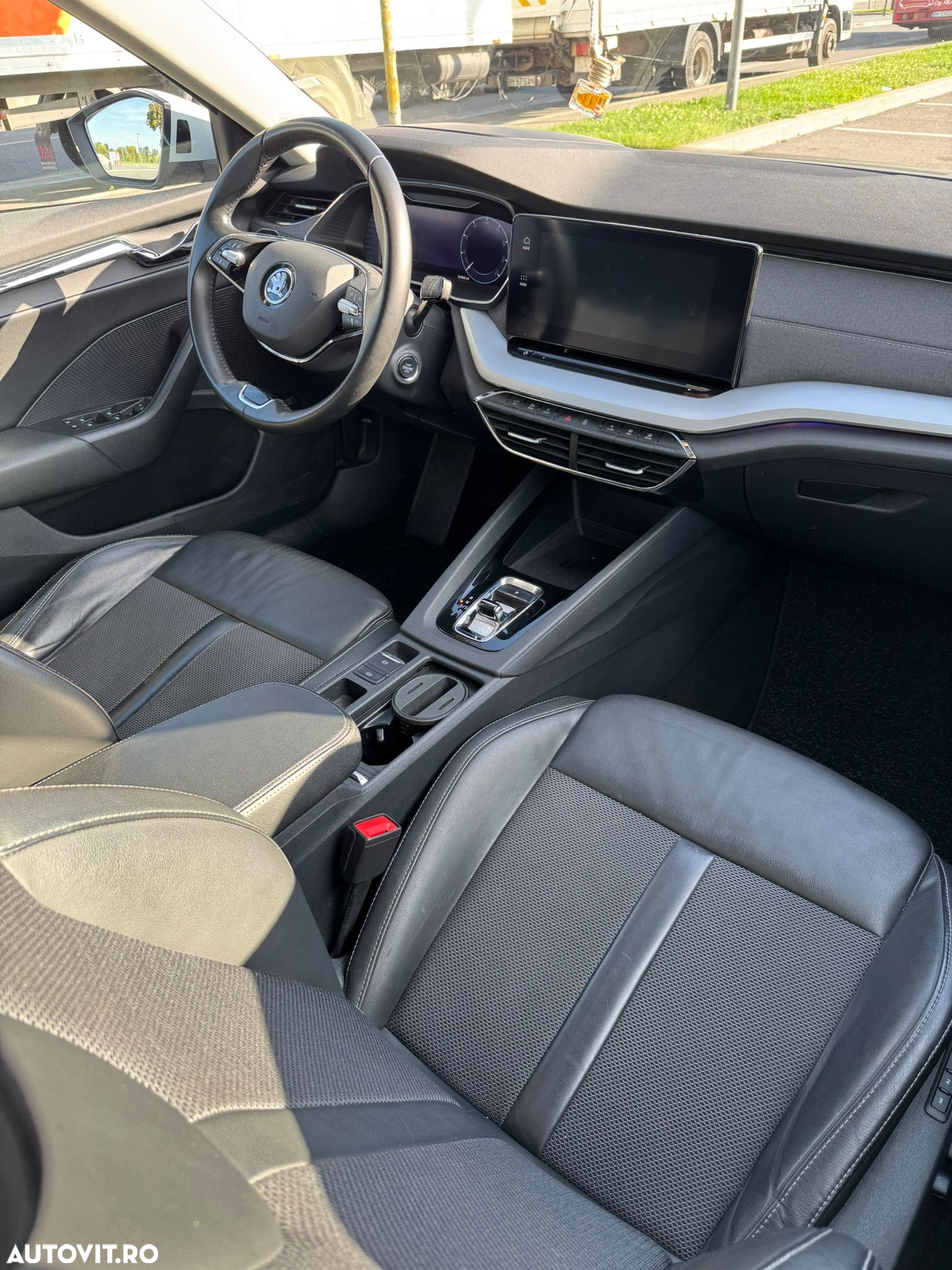 Skoda Octavia Combi 2.0 TDI DSG Edition Plus - 6