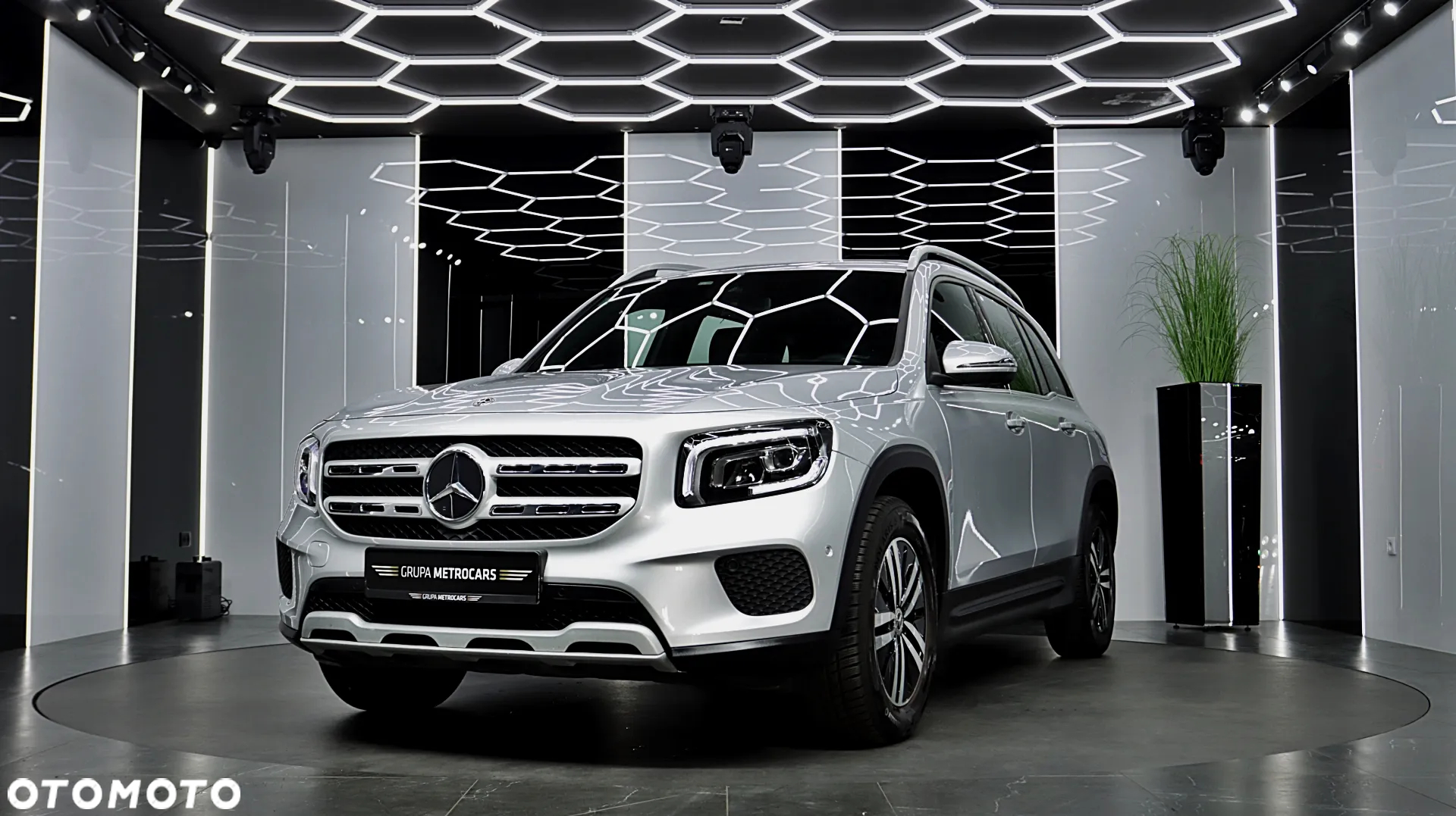 Mercedes-Benz GLB 200 7G-DCT - 2