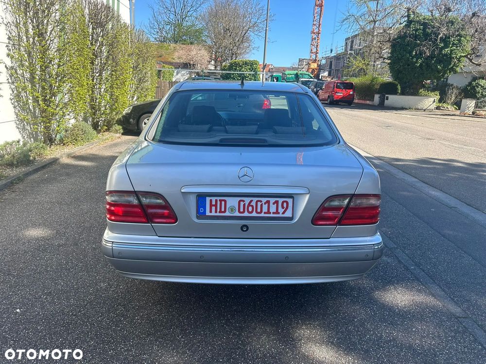 Mercedes-Benz Klasa E - 5