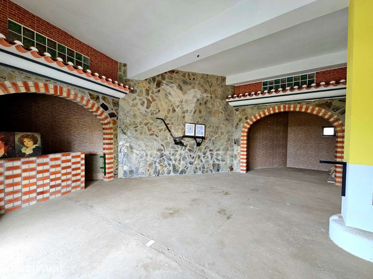 Espaço comercial em construção com terreno - Grande imagem: 5/21