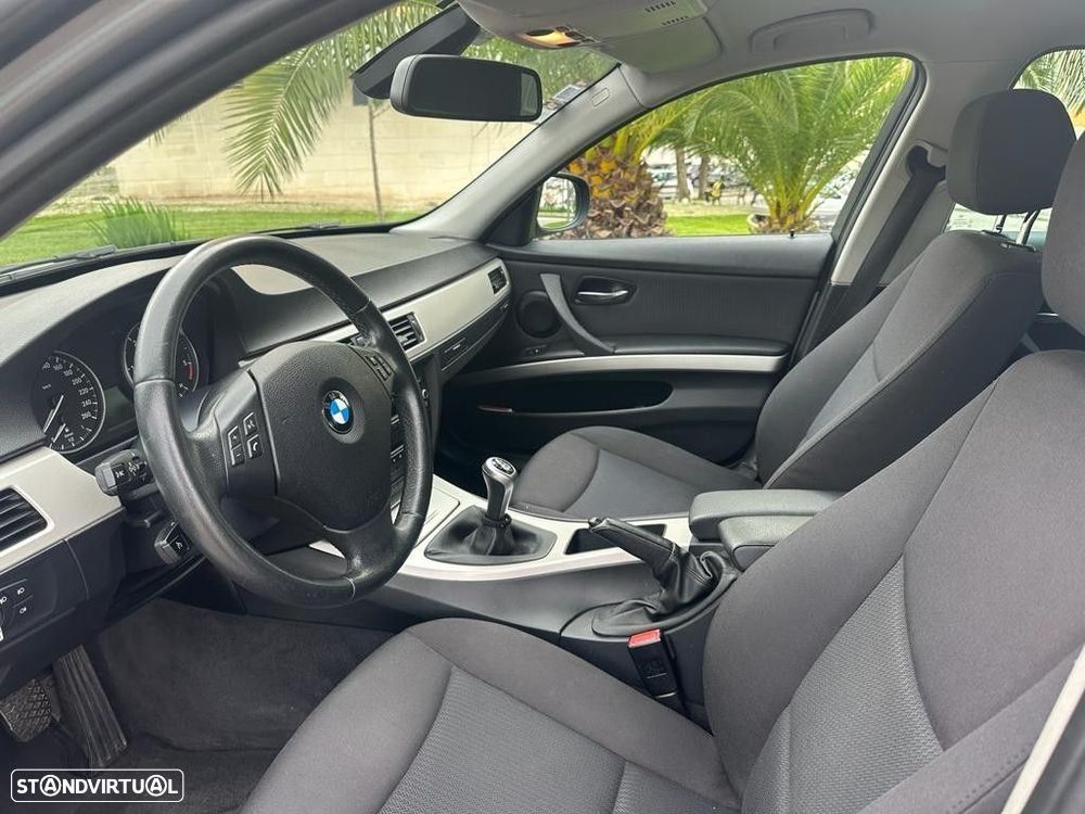 BMW 318 d Touring Line Sport - 9