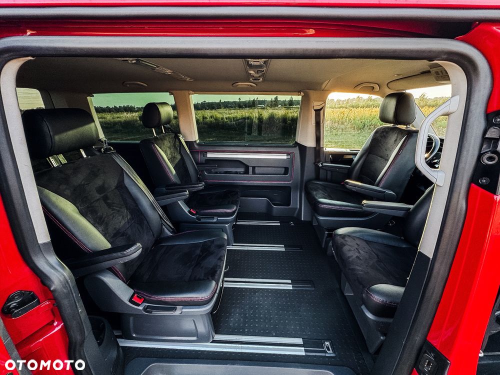 Volkswagen Multivan - 11