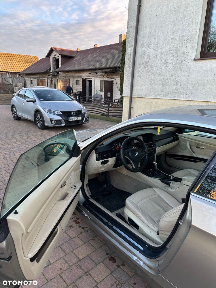 BMW Seria 3 325d - 18