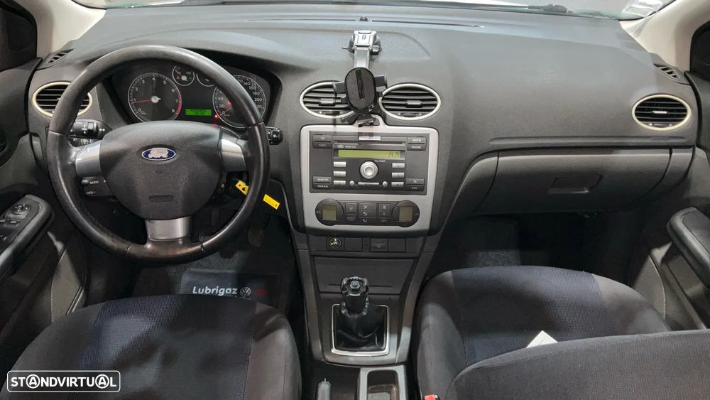 Ford Focus ver-1-4-16v-sport - 6