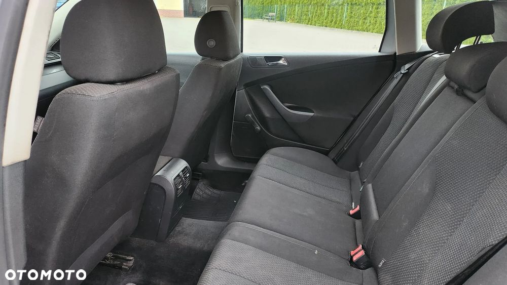 Volkswagen Passat 2.0 TDI DPF Comfortline - 29