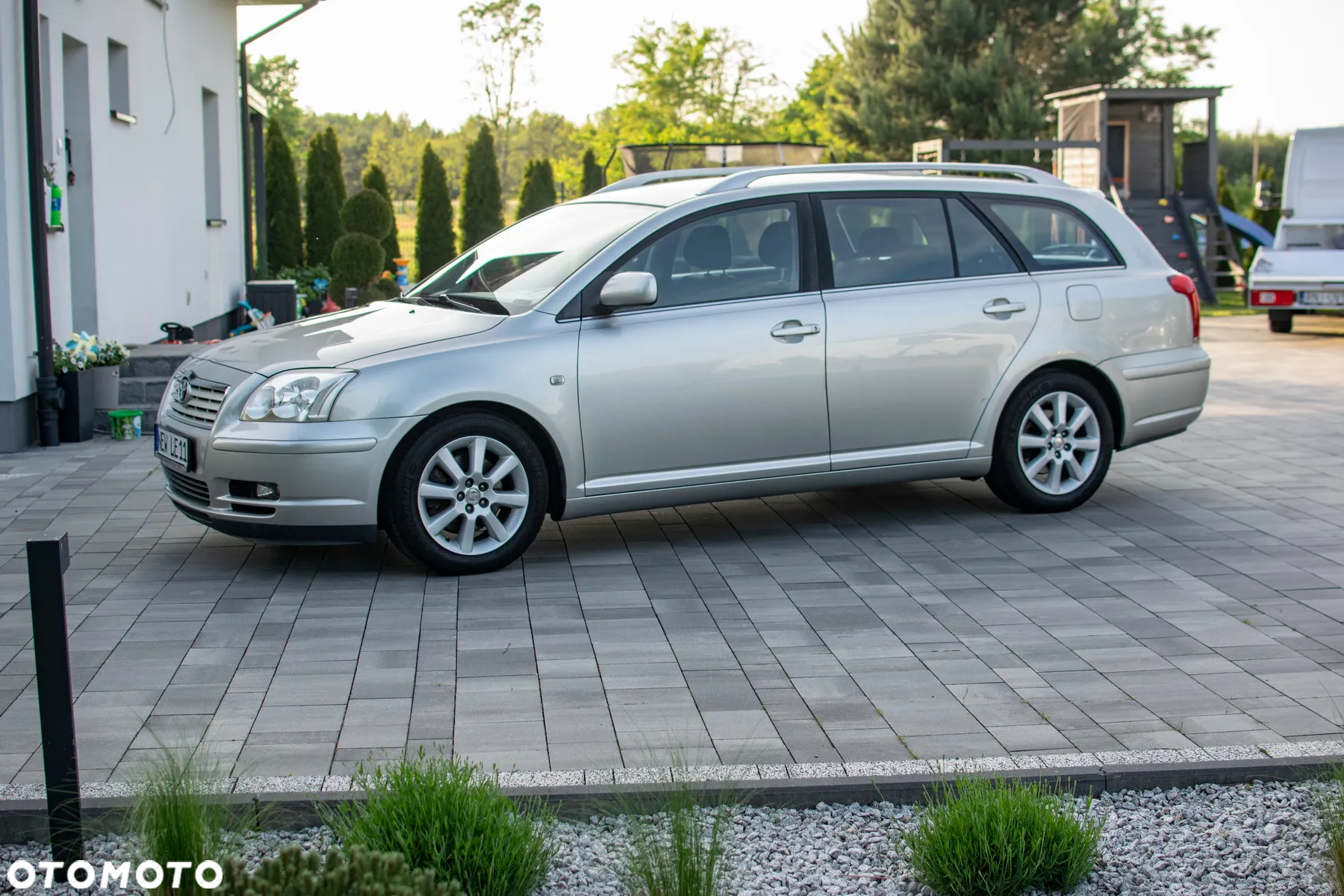 Toyota Avensis - 31
