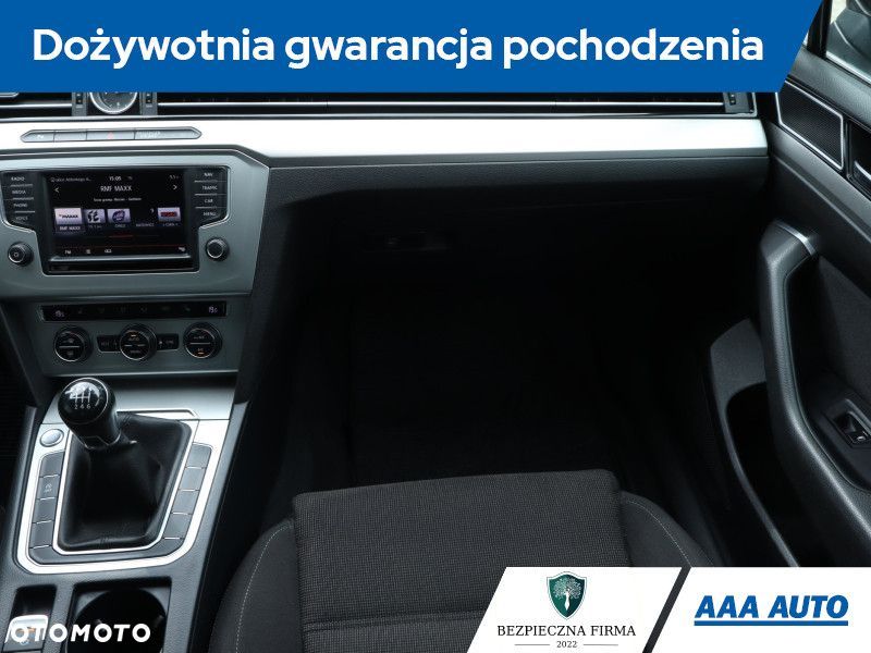 Volkswagen Passat - 10