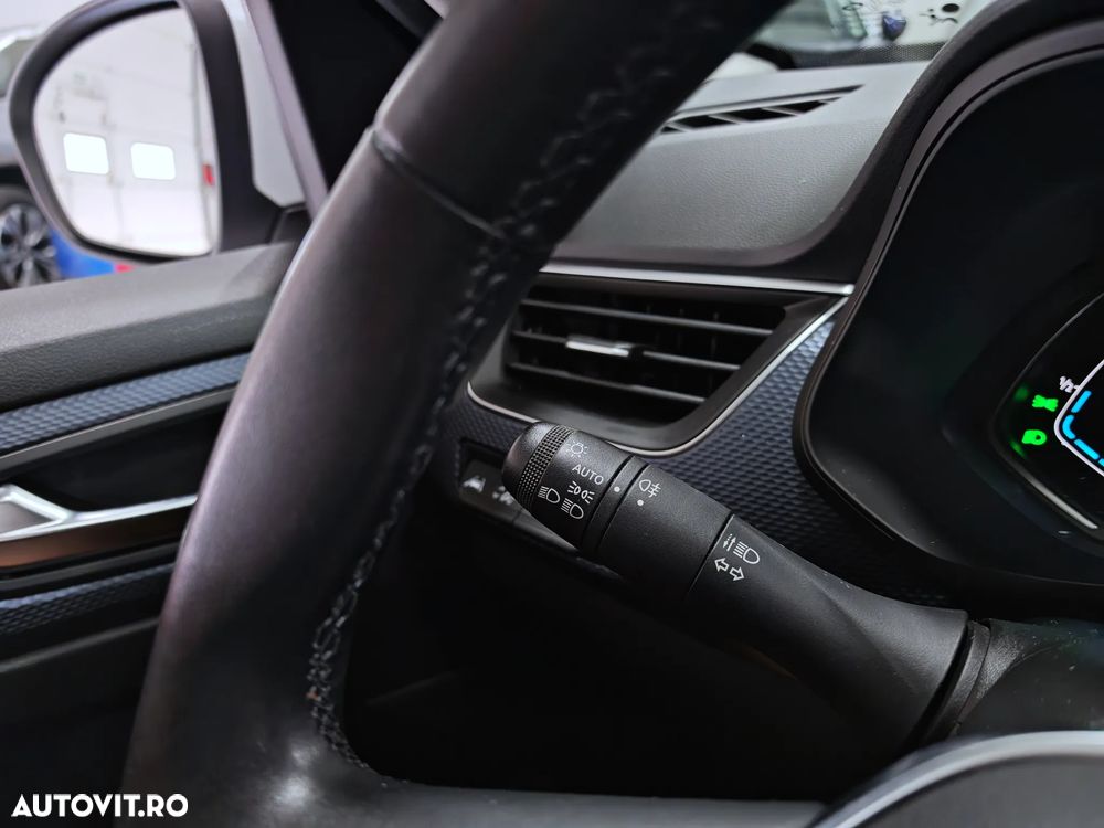 Renault Arkana E-TECH 145 Evolution - 23