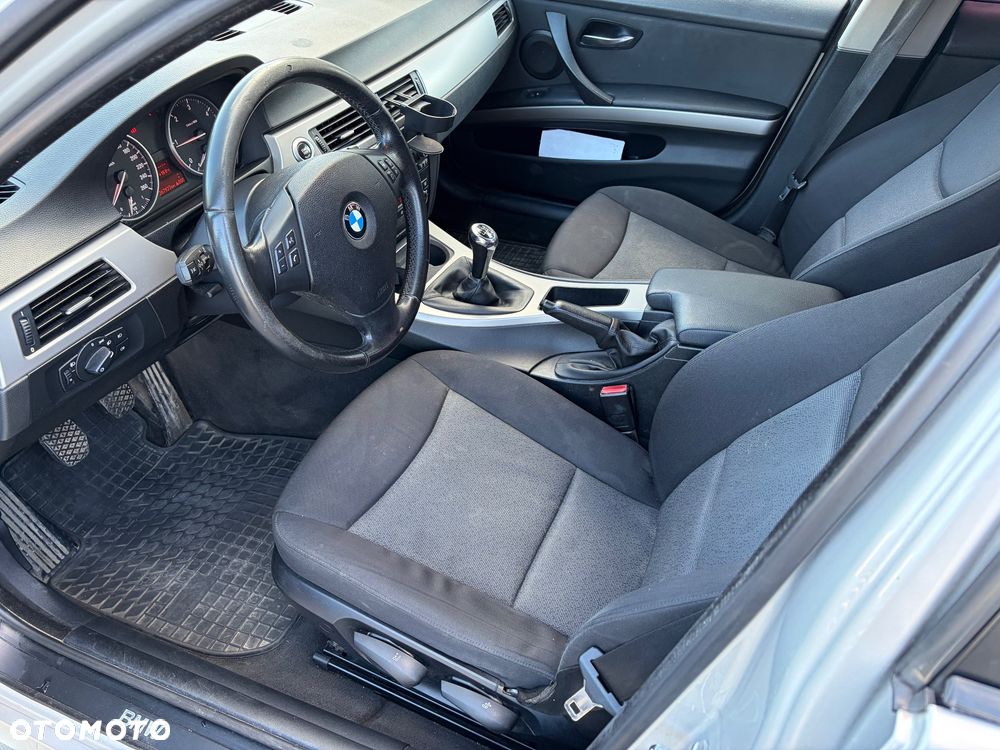 BMW Seria 3 320d - 8