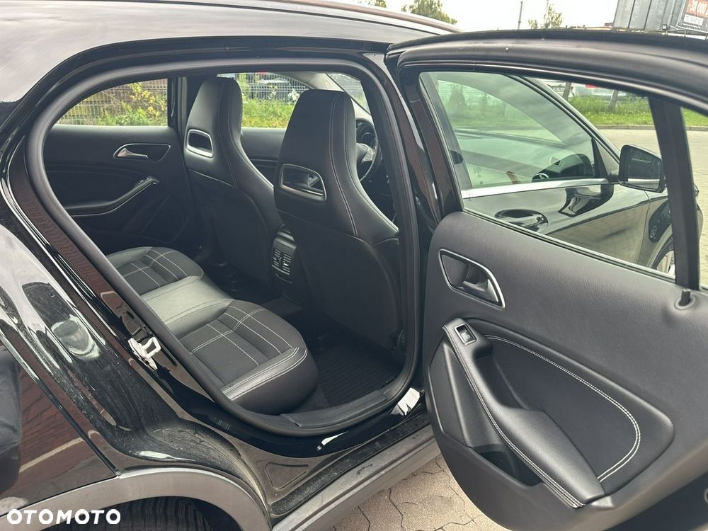 Mercedes-Benz GLA - 9