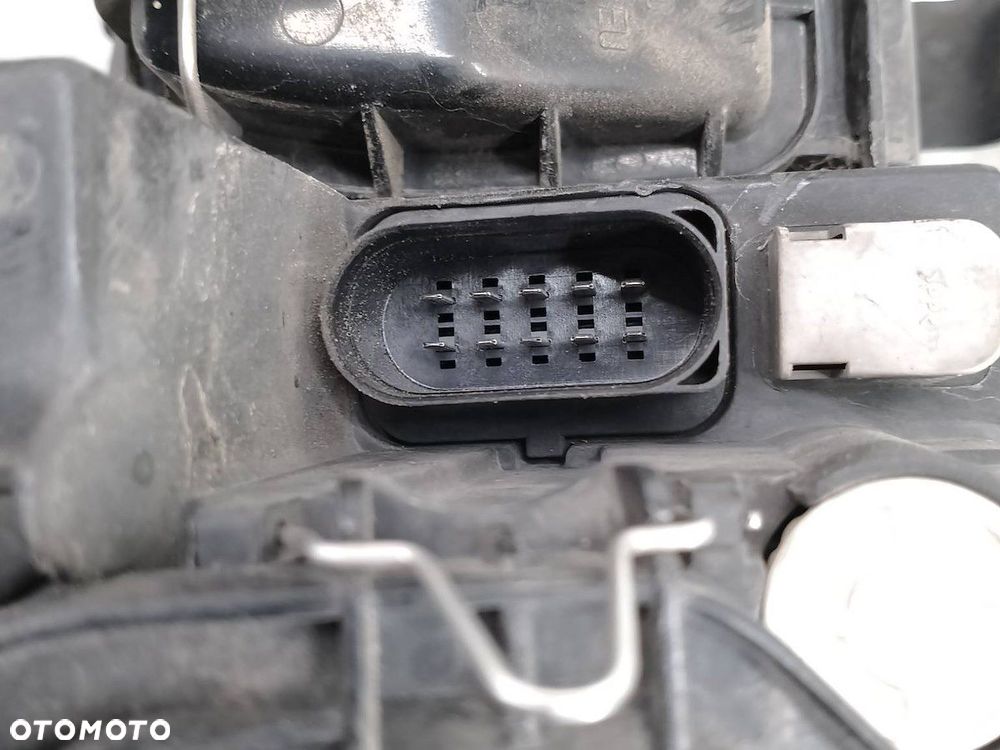 LAMPA PRZÓD PRAWA XENON AUDI A4 B6 89309160      8E0941004S - 6