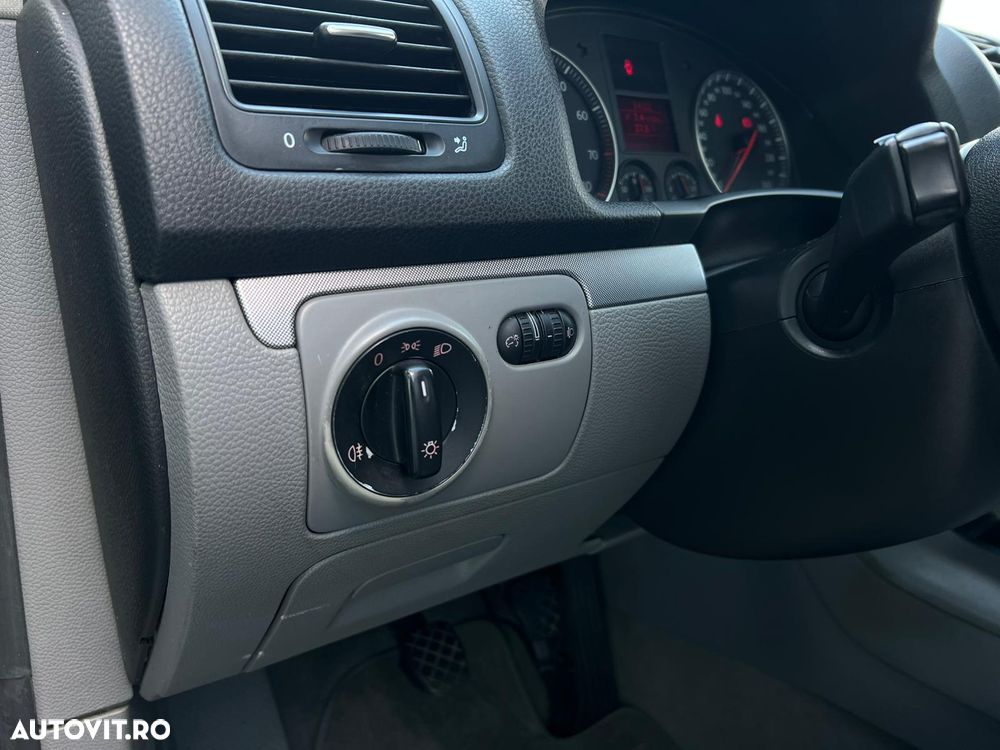 Volkswagen Jetta 1.6 Comfortline - 32