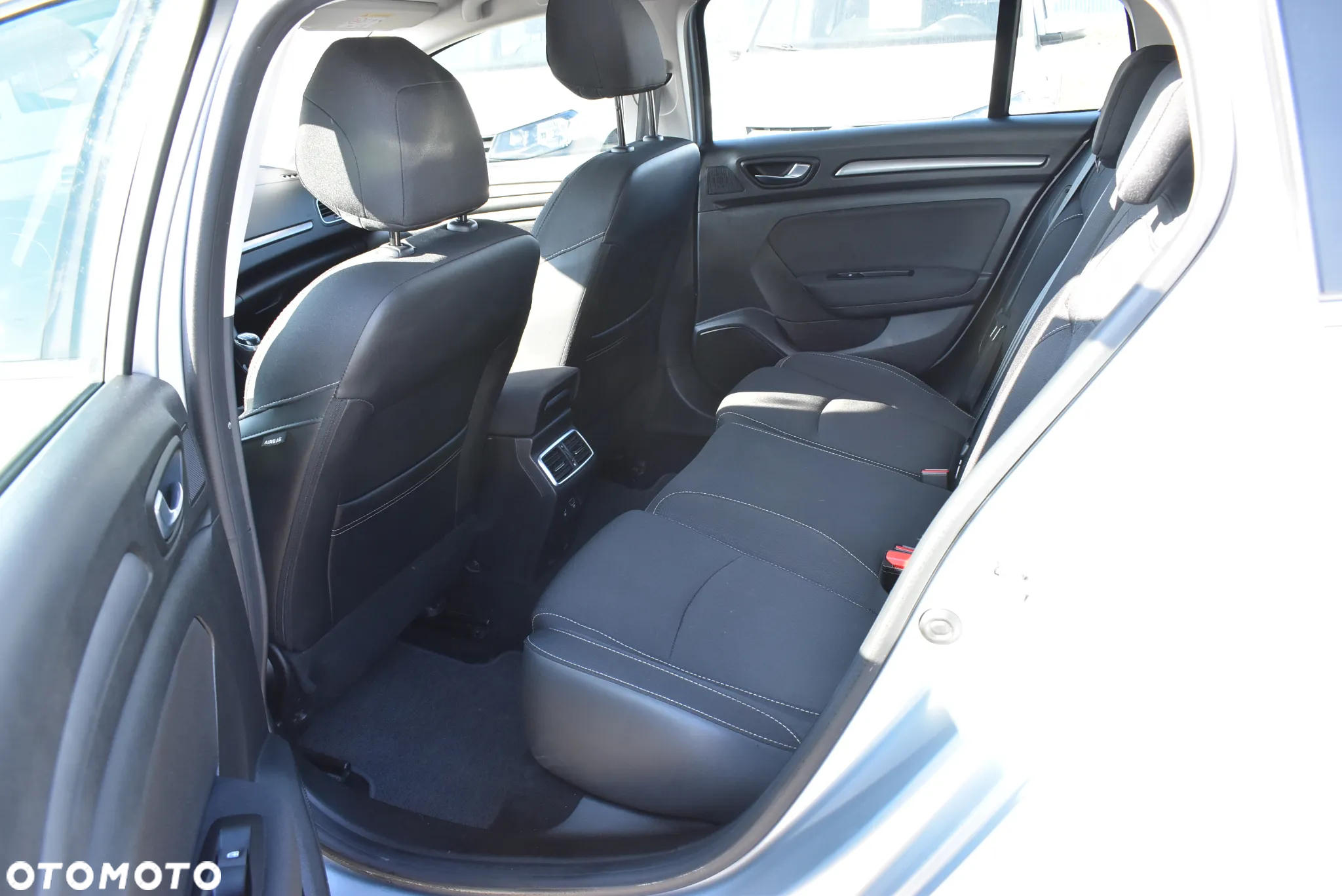 Renault Megane 1.3 TCe FAP Zen - 12