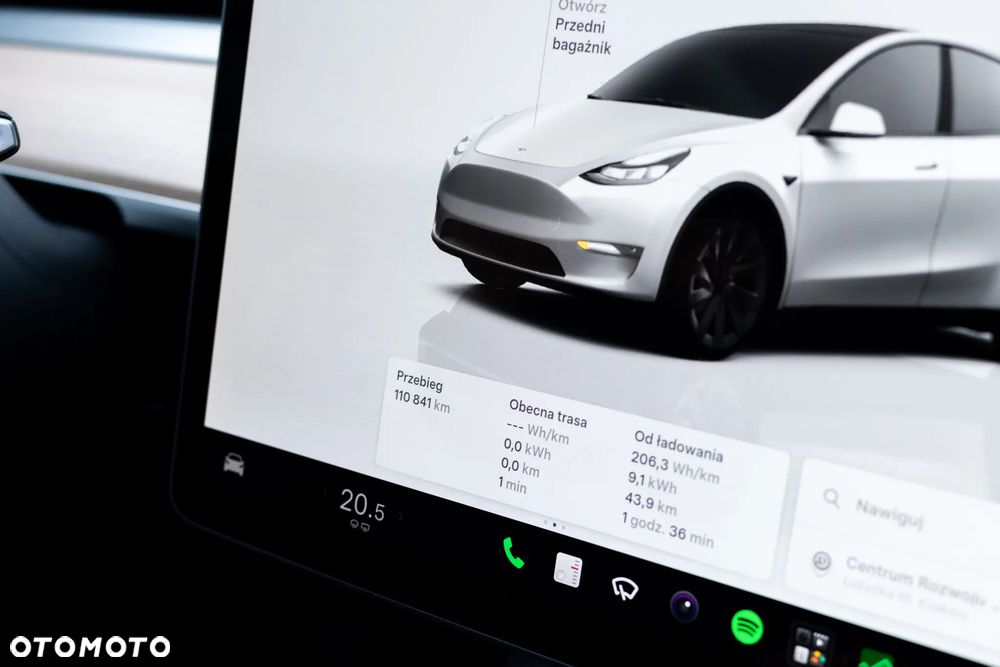 Tesla Model Y - 15