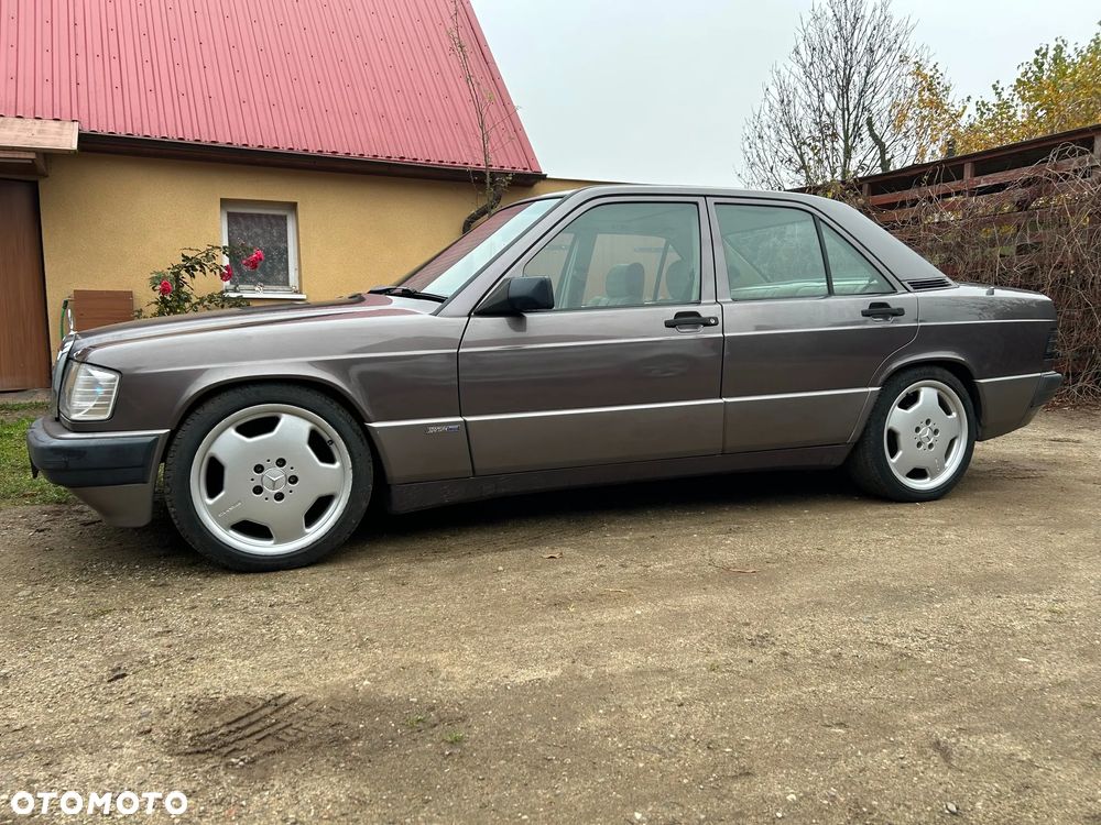 Mercedes-Benz W201 (190) - 4