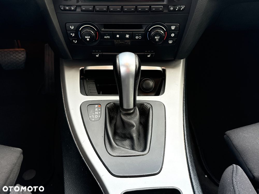 BMW Seria 3 320i - 28