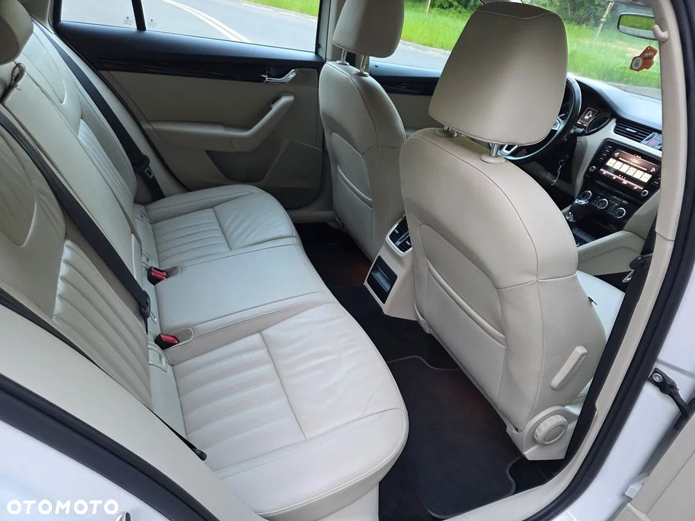 Skoda Octavia 2.0 TDI Style DSG - 6