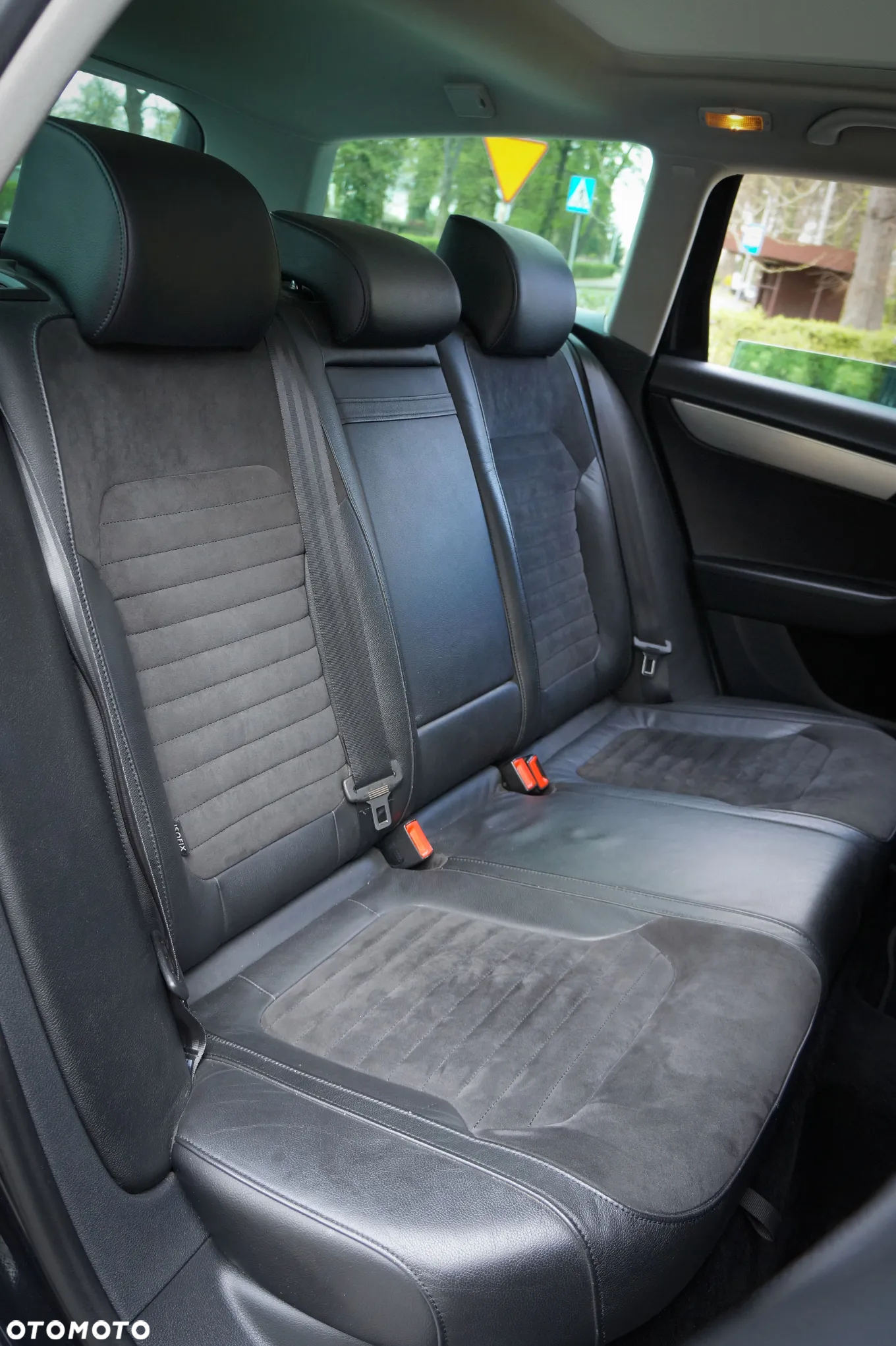 Volkswagen Passat - 33
