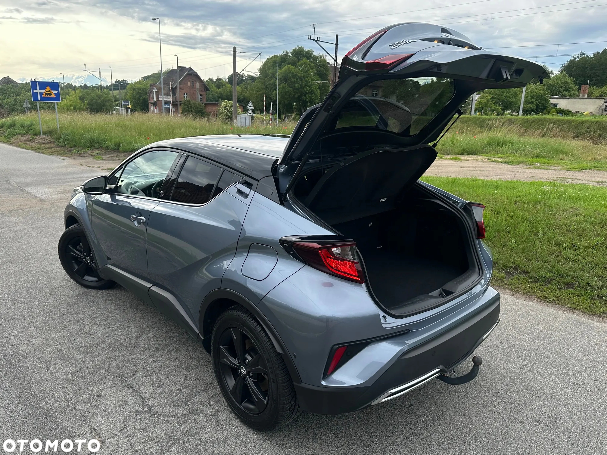Toyota C-HR 2.0 Hybrid Team Deutschland - 19