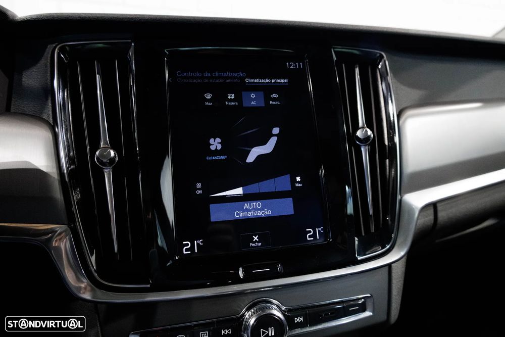 Volvo S90 2.0 T8 Momentum Plus AWD Geartronic - 24