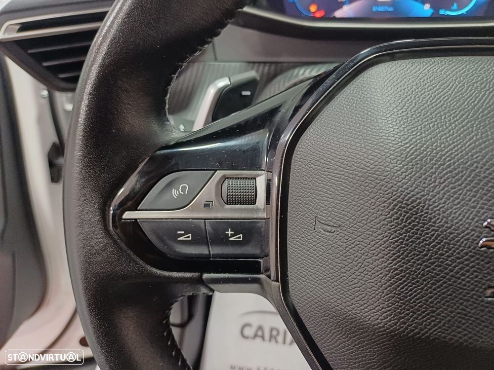 Peugeot 2008 1.2 PureTech Allure EAT8 - 15