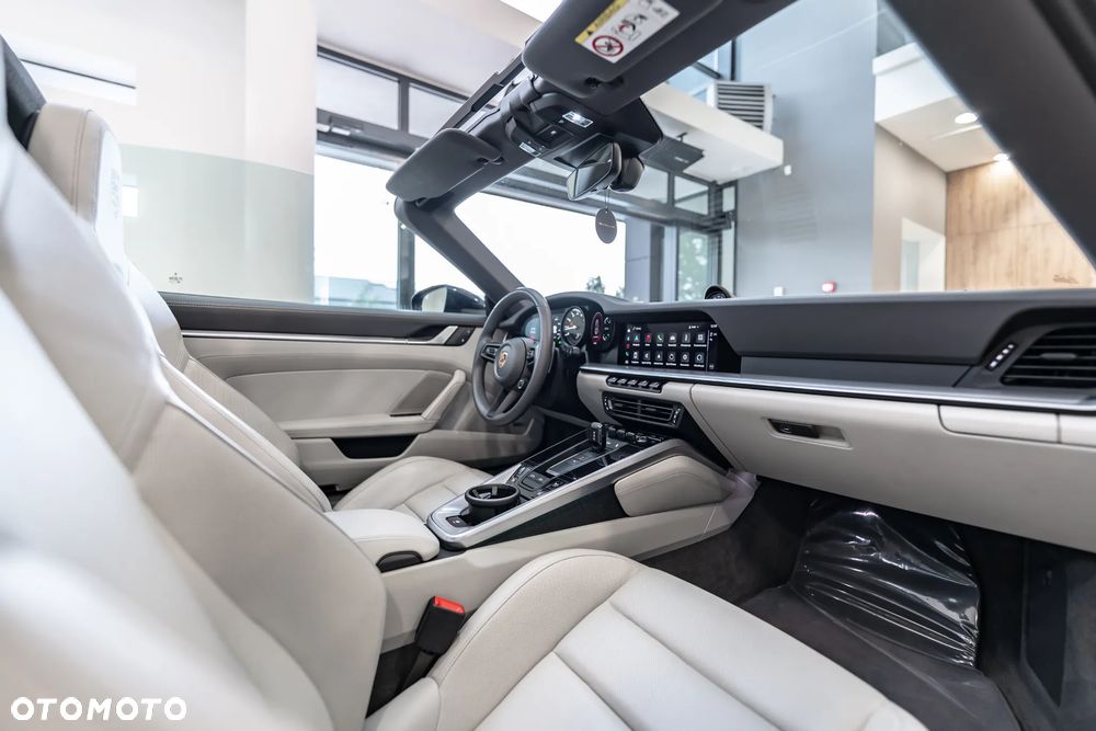 Porsche 911 Targa 4 - 38