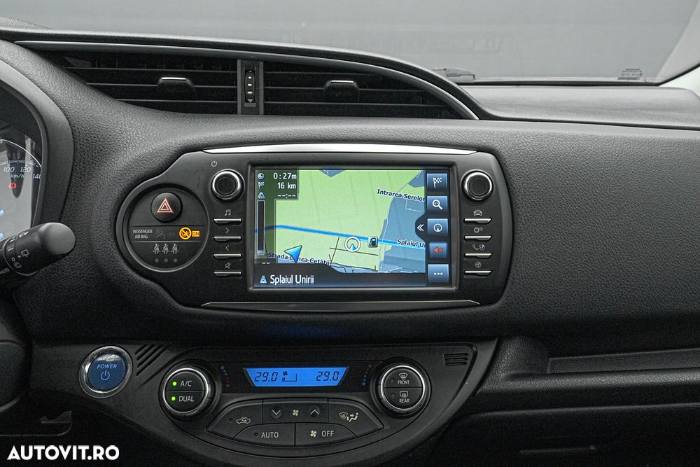 Toyota Yaris 1.5 VVT-i HSD Dynamic - 24