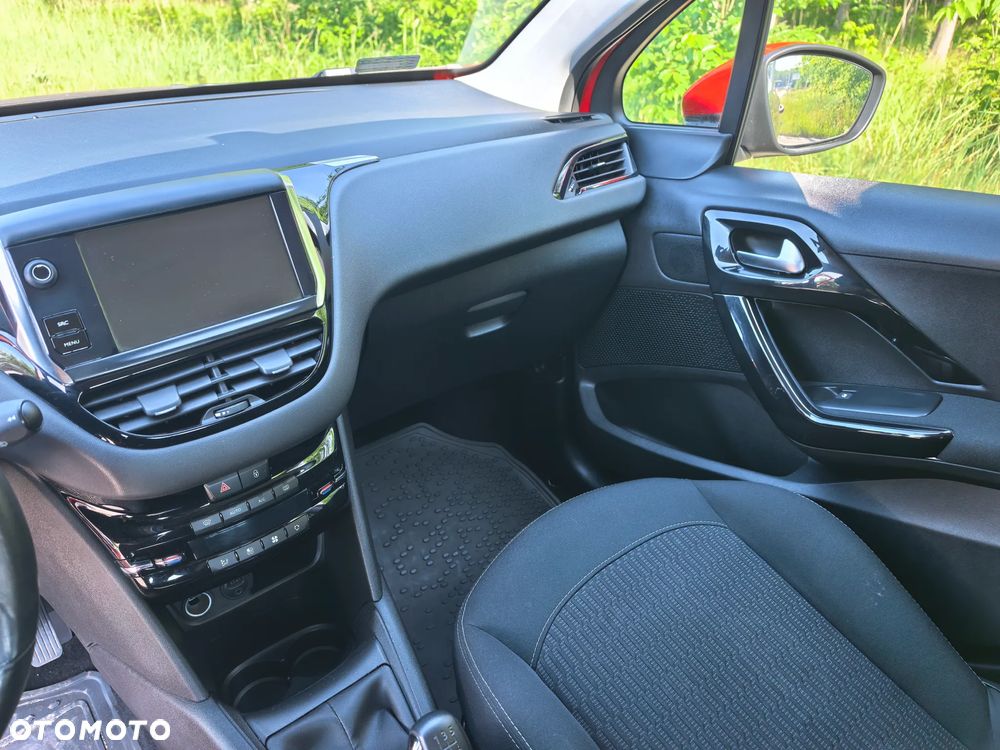 Peugeot 208 1.2 PureTech Active - 12