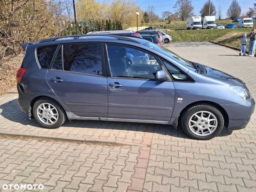 Toyota Corolla Verso - 5