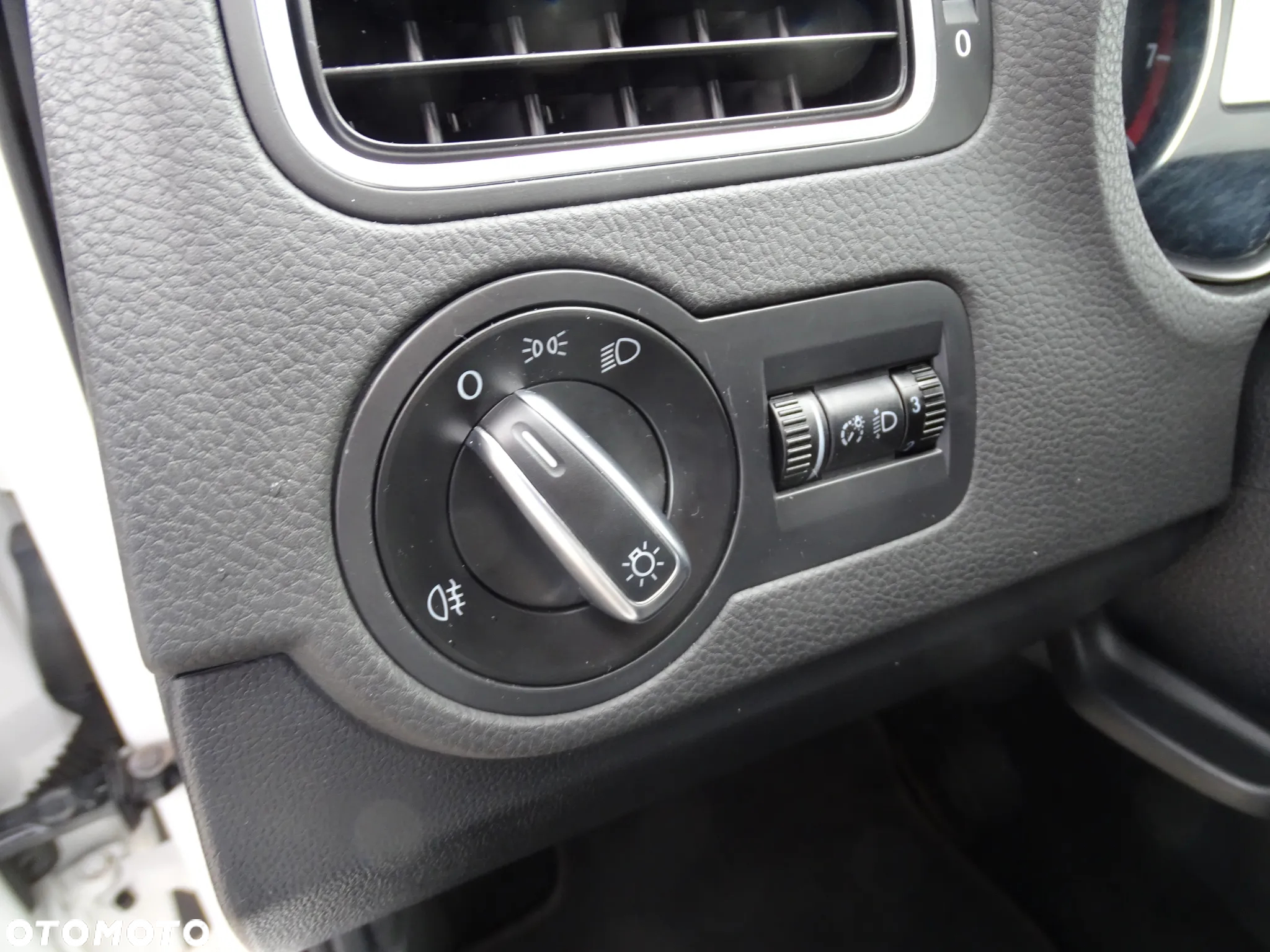 Volkswagen Polo 1.2 Blue Motion Technology Comfortline - 26
