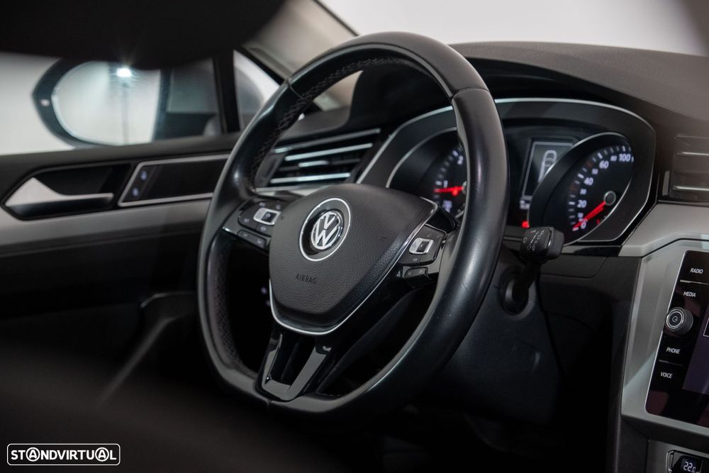 VW Passat Variant 2.0 TDi Confortline DSG - 36
