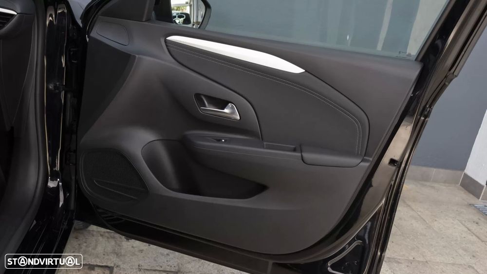 Opel Corsa 1.2 T Hybrid EdCT — fotografia 11