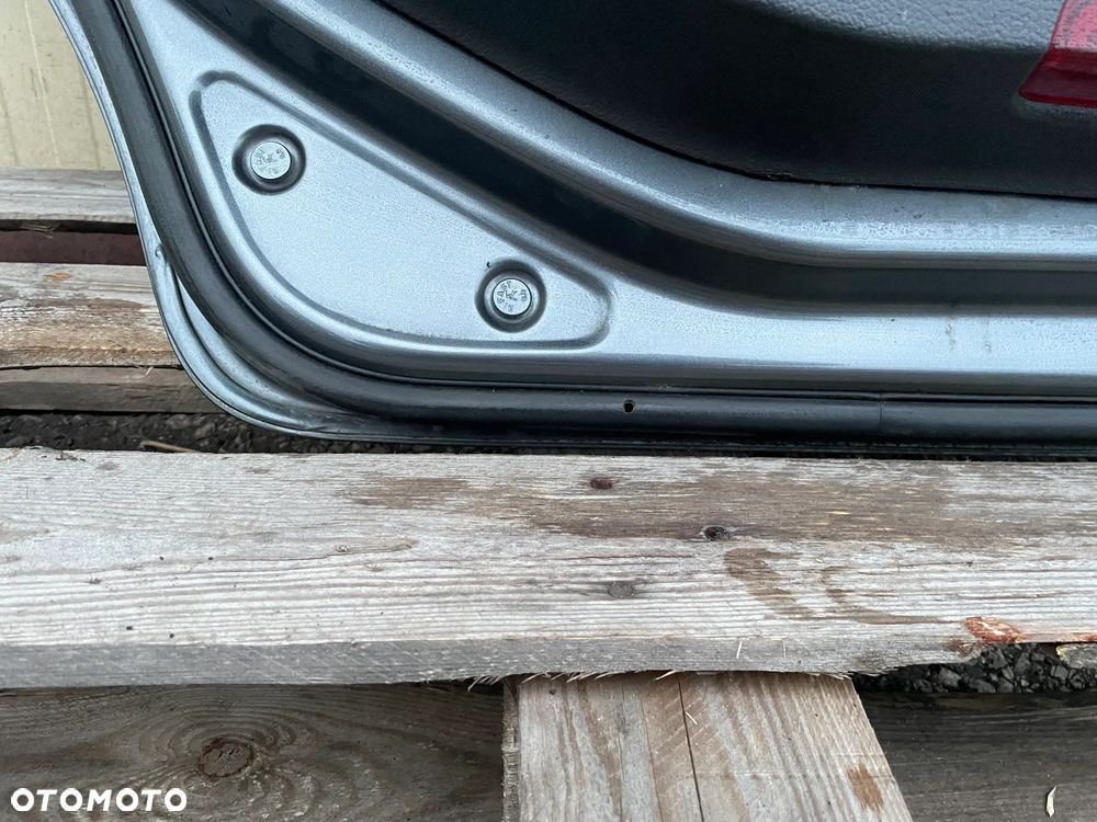 Drzwi kompletne tylne lewe i prawe do Volkswagen GOLF V/VI kombi, europa, lakier LD7X - 8