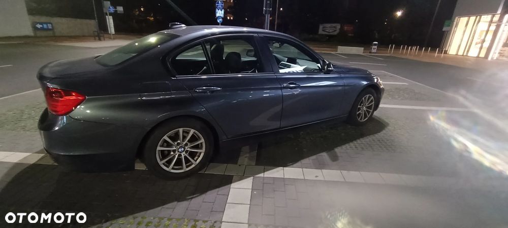 BMW Seria 3 ver-320i - 4