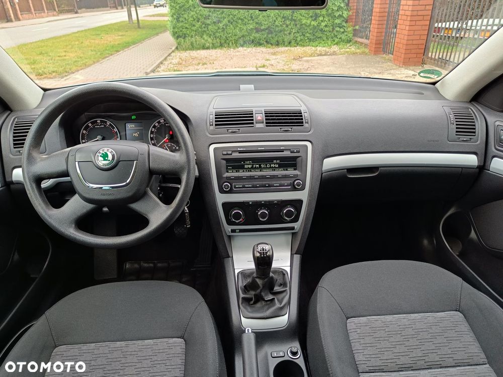 Skoda Octavia 1.6 Combi Ambiente - 29