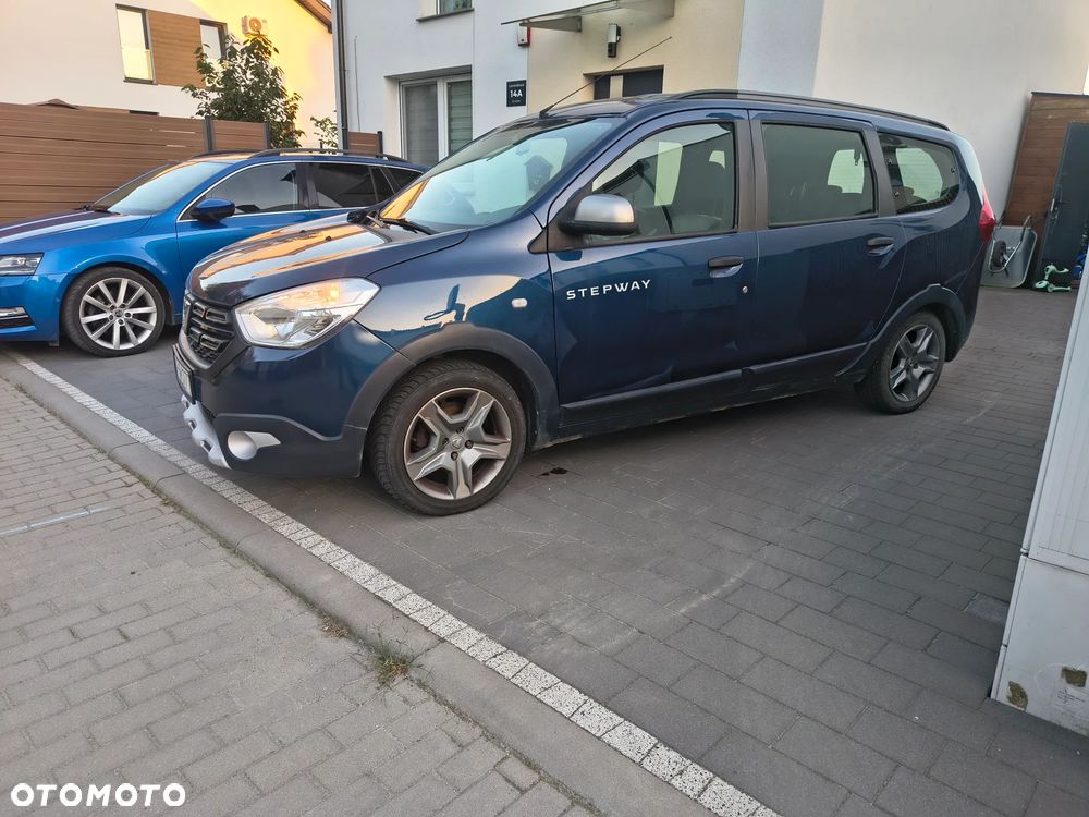 Dacia Lodgy 1.6 SCe Stepway S&S - 2