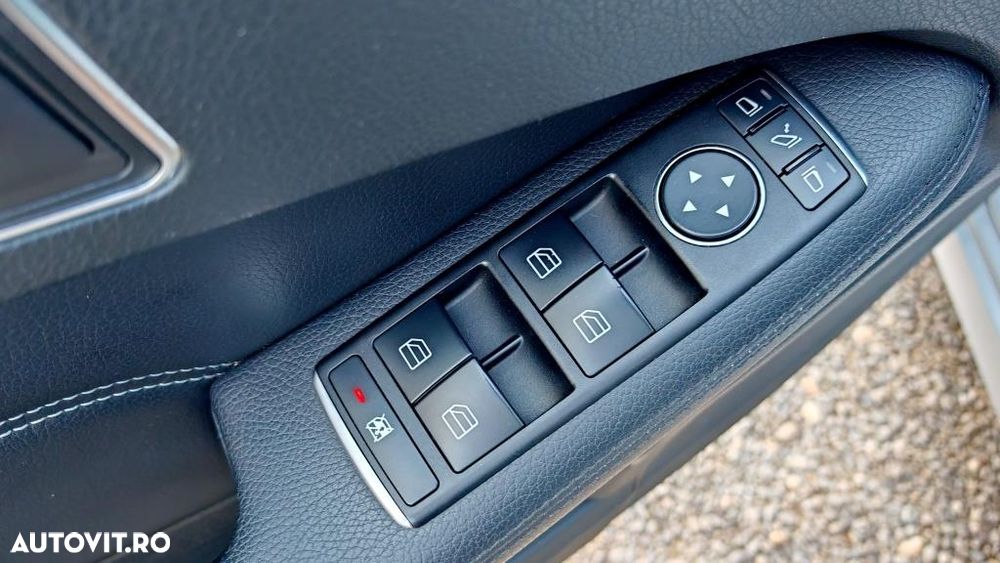 Mercedes-Benz E 220 CDI DPF BlueEFFICIENCY 7G-TRONIC Avantgarde - 24