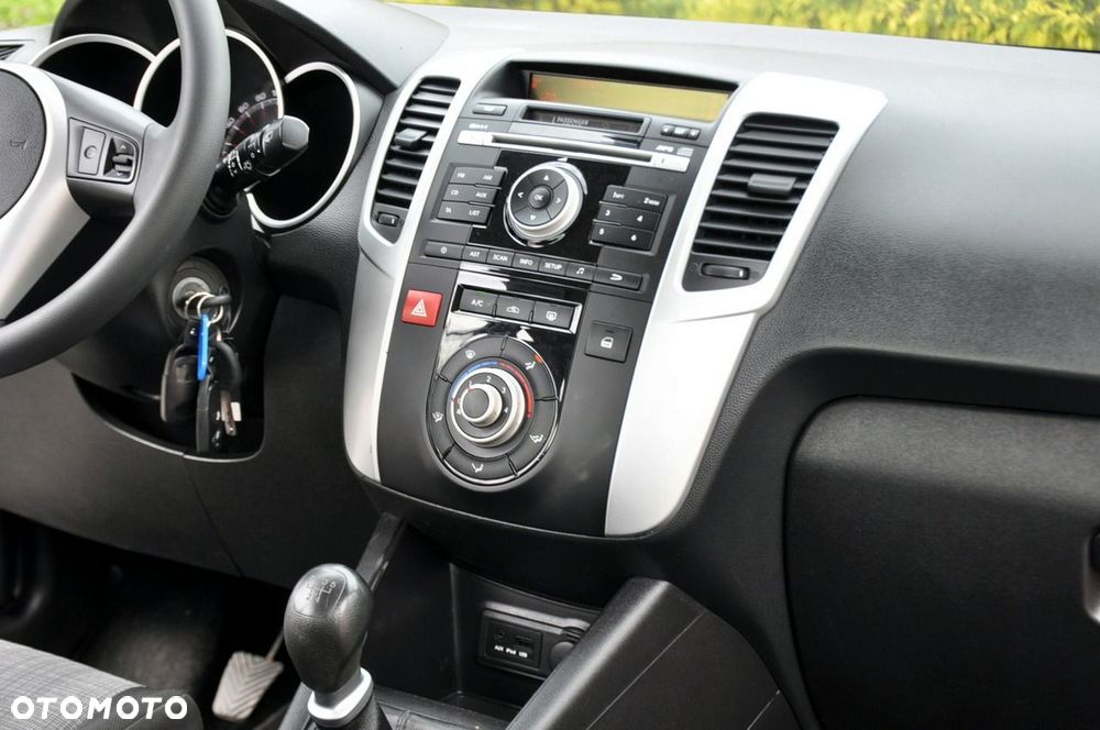 Kia Venga - 26