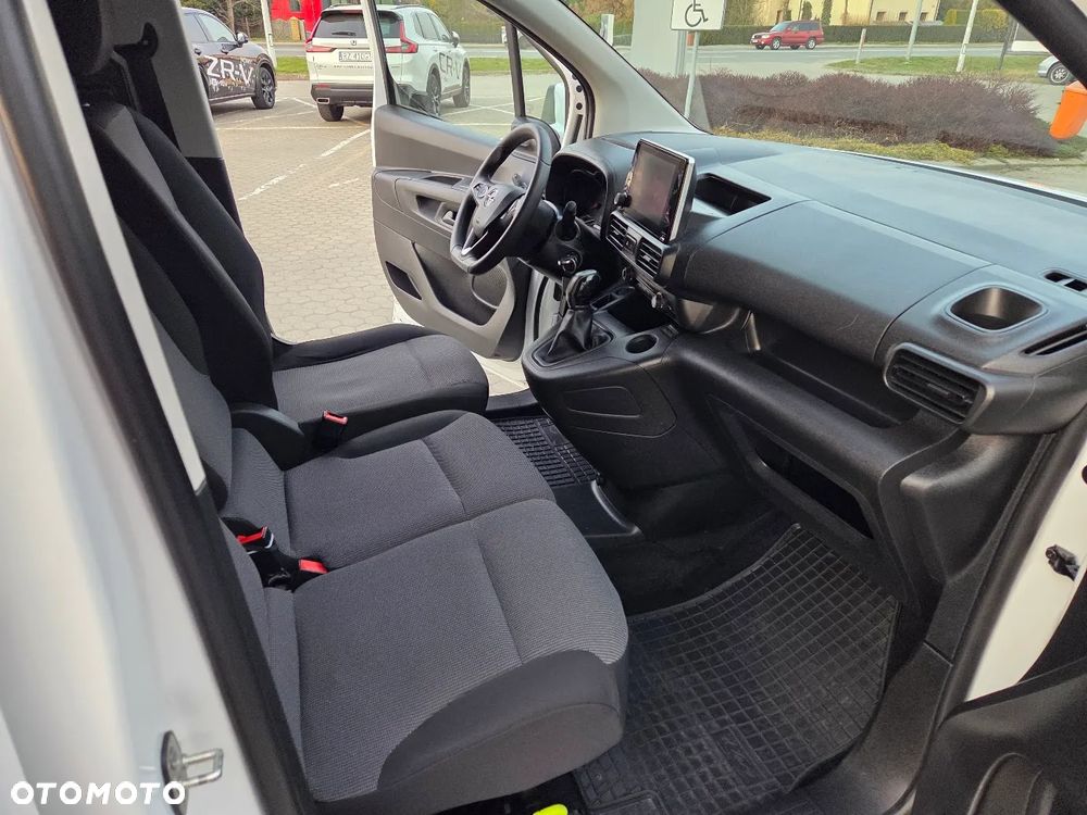 Opel COMBO - 15