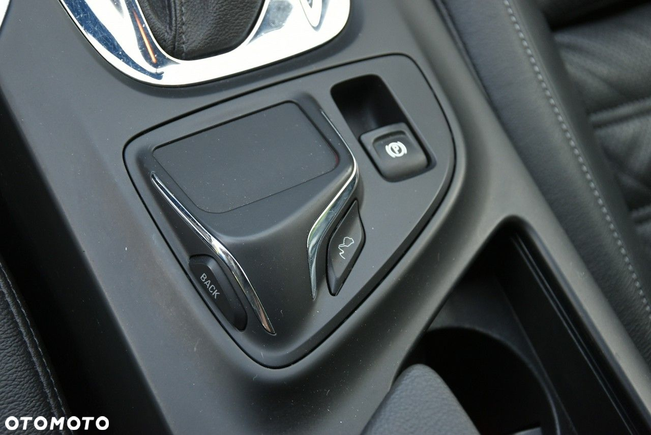 Opel Insignia - 22