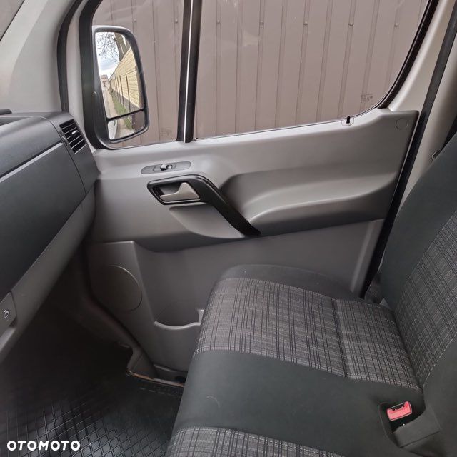 Mercedes-Benz Sprinter 319 - 17