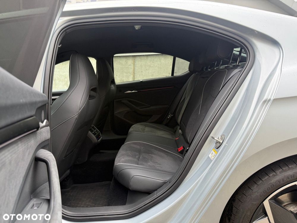 Skoda Superb 2.0 TDI SCR 4x4 Sportline DSG - 12