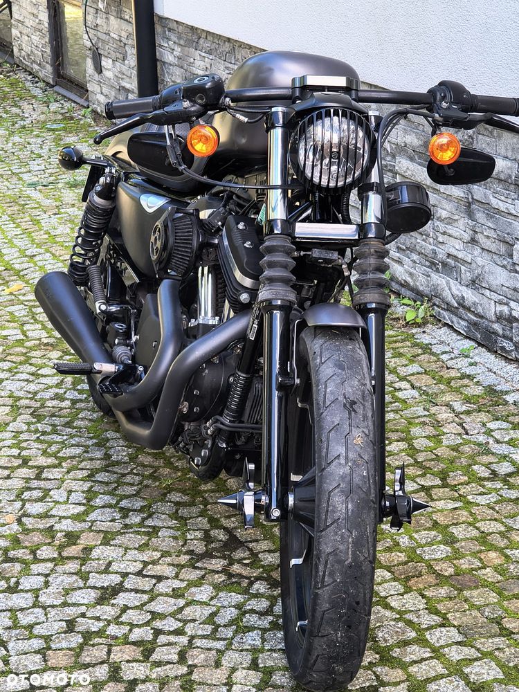 Harley-Davidson Sportster Custom 883C - 4