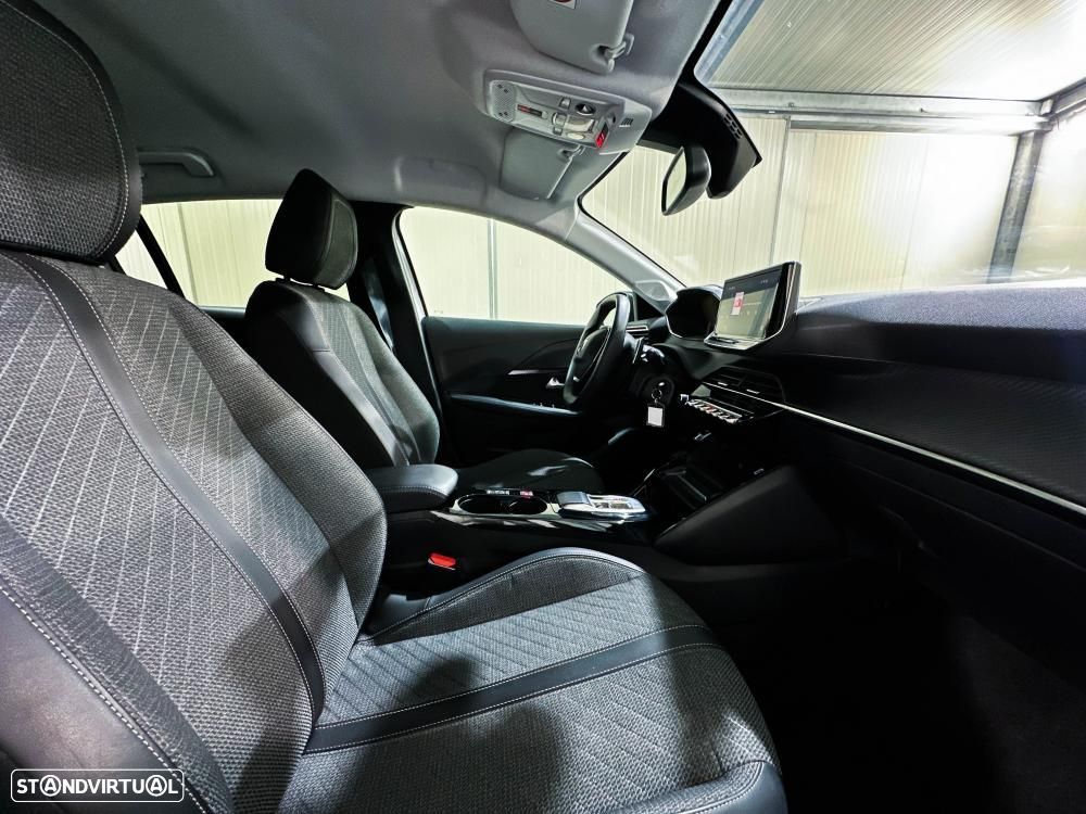 Peugeot 208 1.2 Hybrid Allure e-DCS6 - 28