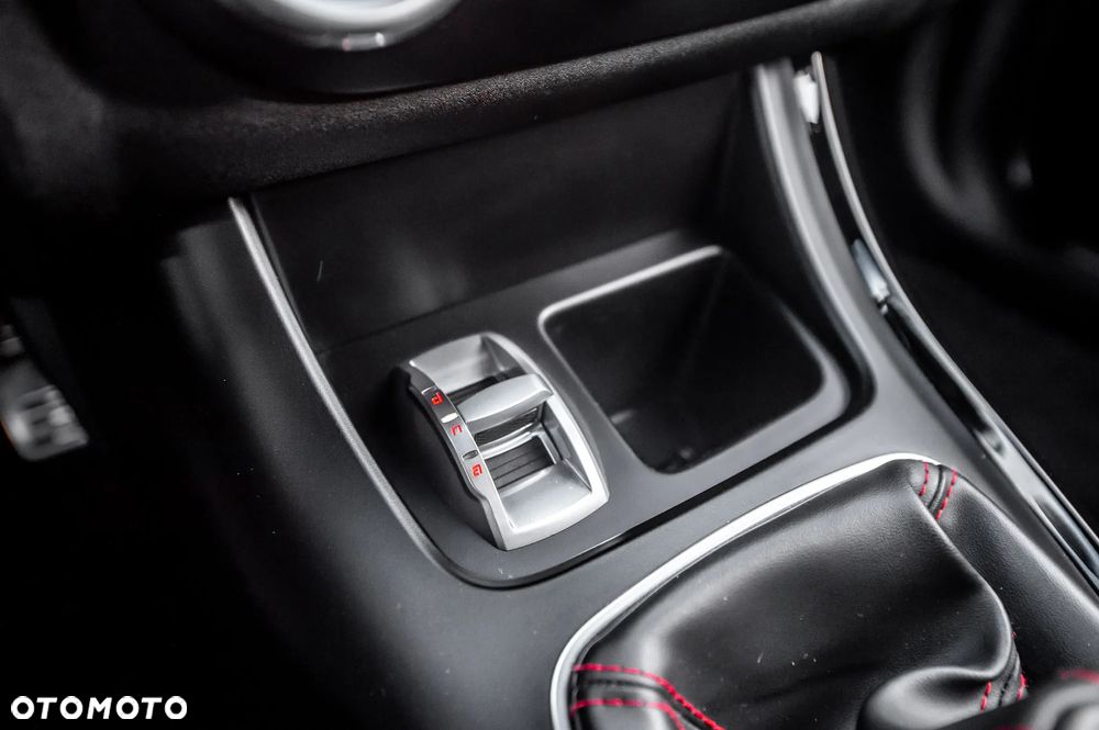 Alfa Romeo Giulietta 1750 TBi Quadrifoglio Verde - 33