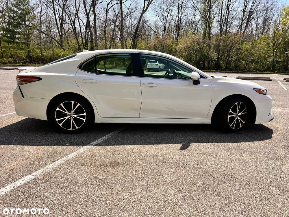 Toyota Camry 2.5 LE - 18