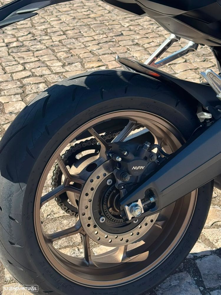 Honda CB CB650R - 8